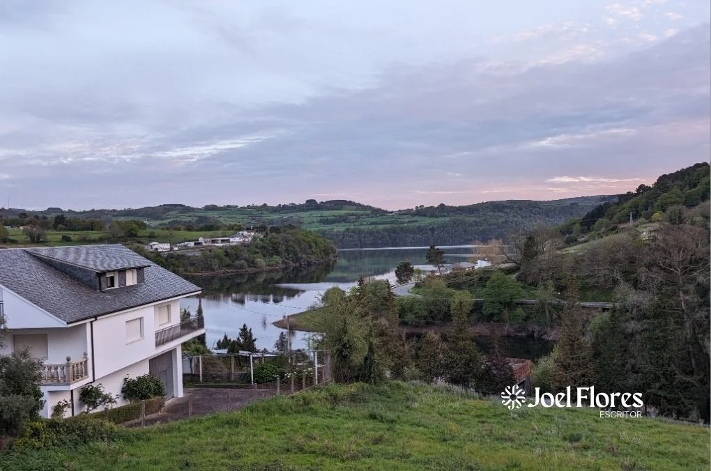 Vista al lago de Portomarín, Galicia, BLOG IAMJOELFORES.COM