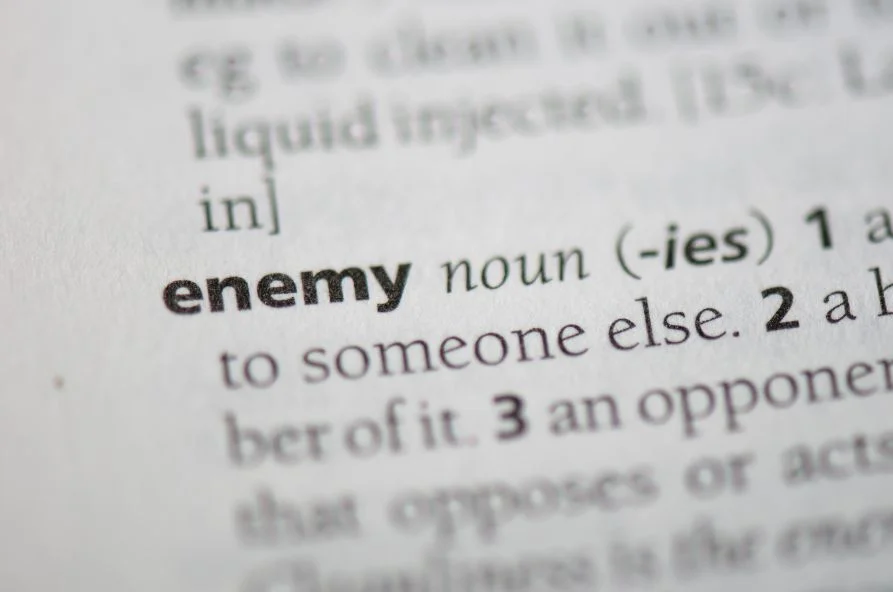 Cuando el lenguaje convierte al otro en enemigo BLOG IAMJOELFLORES