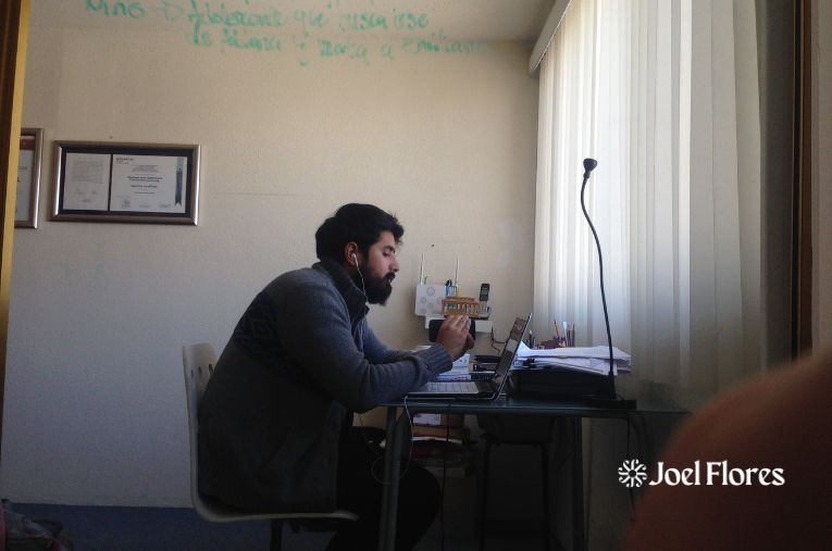 Joel Flores en su estudio de Tijuana, 2024 iamjoelflores.com