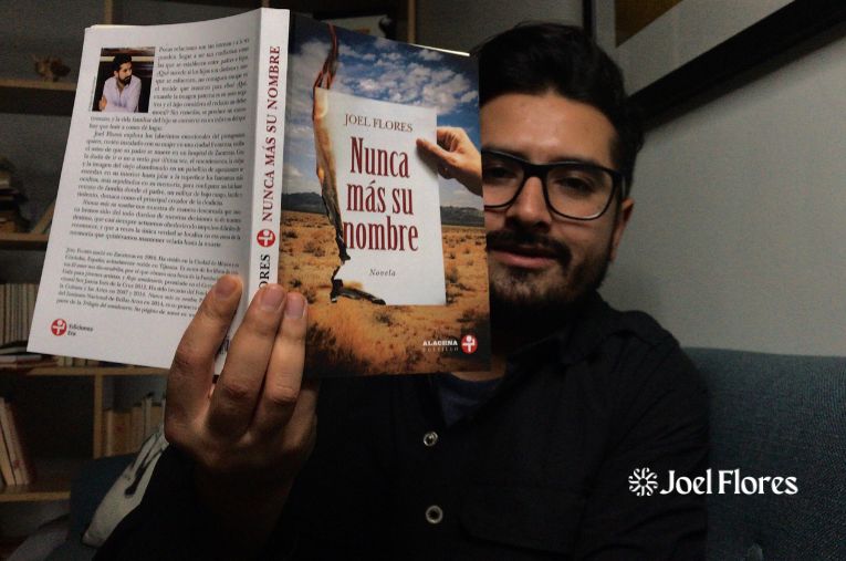 Escritor Joel Flores y su novela Nunca más su nombre